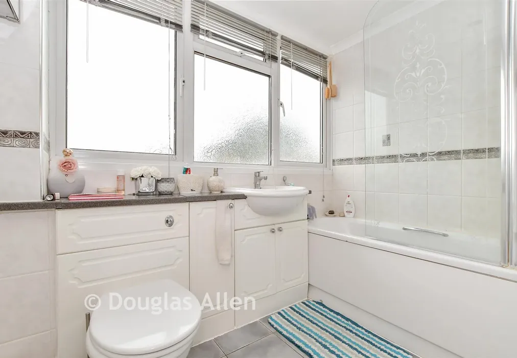 Bathroom - Great Knightleys, Basildon, Essex - Wards of Kent
