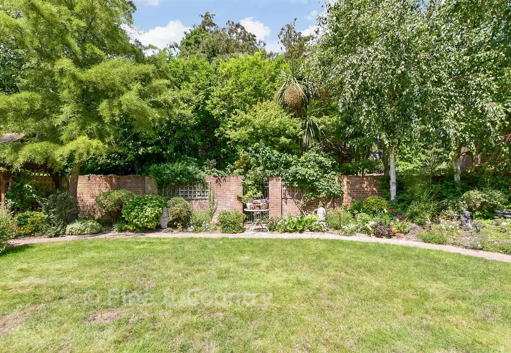 Rear Garden - Monkton Road, Minster, Ramsgate, Kent - Wards of Kent