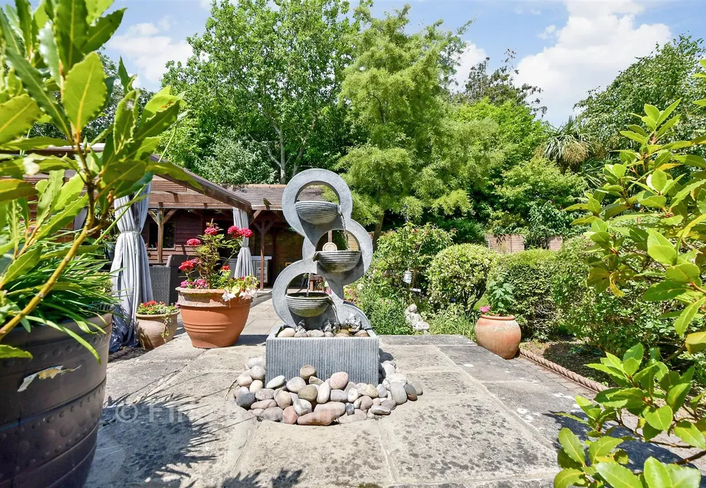 Rear Garden - Monkton Road, Minster, Ramsgate, Kent - Wards of Kent