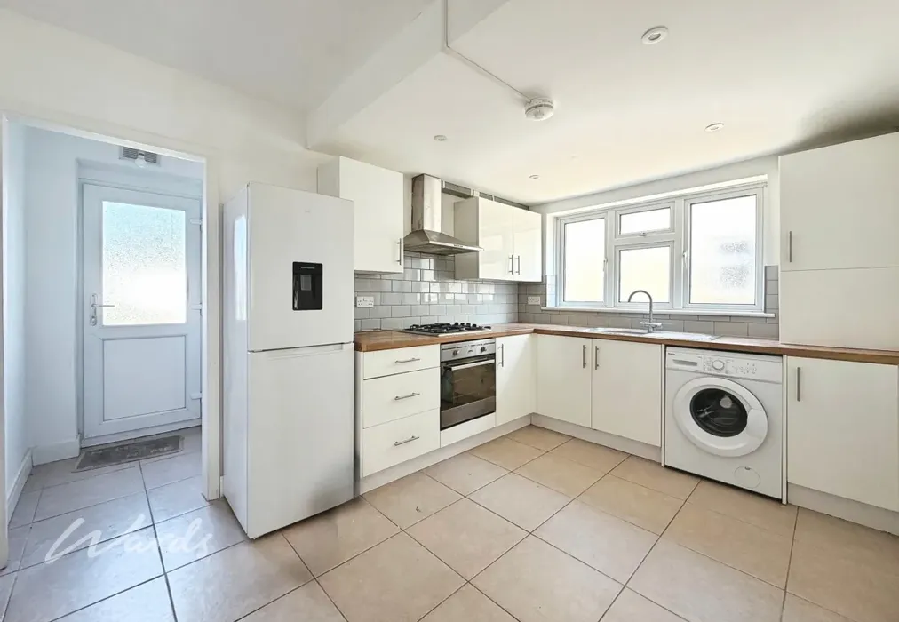 Kitchen - St. Vincent's Road Dartford DA1 - Wards of Kent