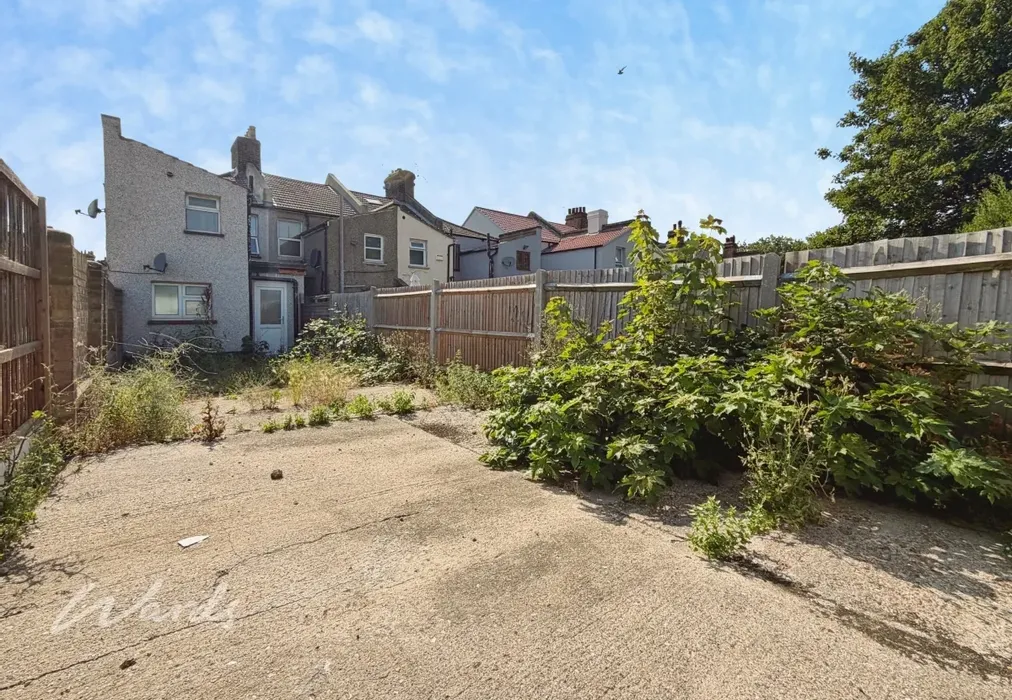 Garden - St. Vincent's Road Dartford DA1 - Wards of Kent