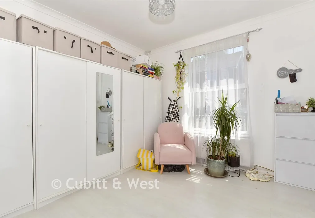 Lounge - West Street, Crawley, West Sussex - Wards of Kent