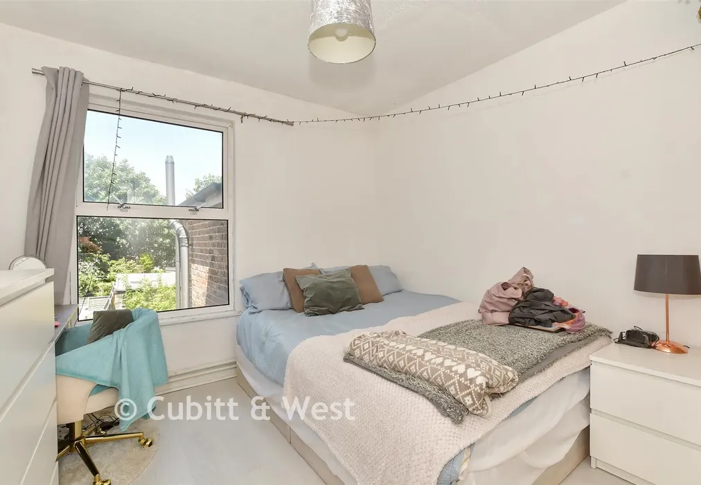 Bedroom 2 - West Street, Crawley, West Sussex - Wards of Kent