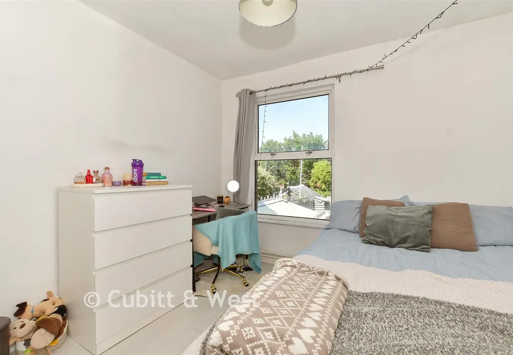 Bedroom 2 - West Street, Crawley, West Sussex - Wards of Kent