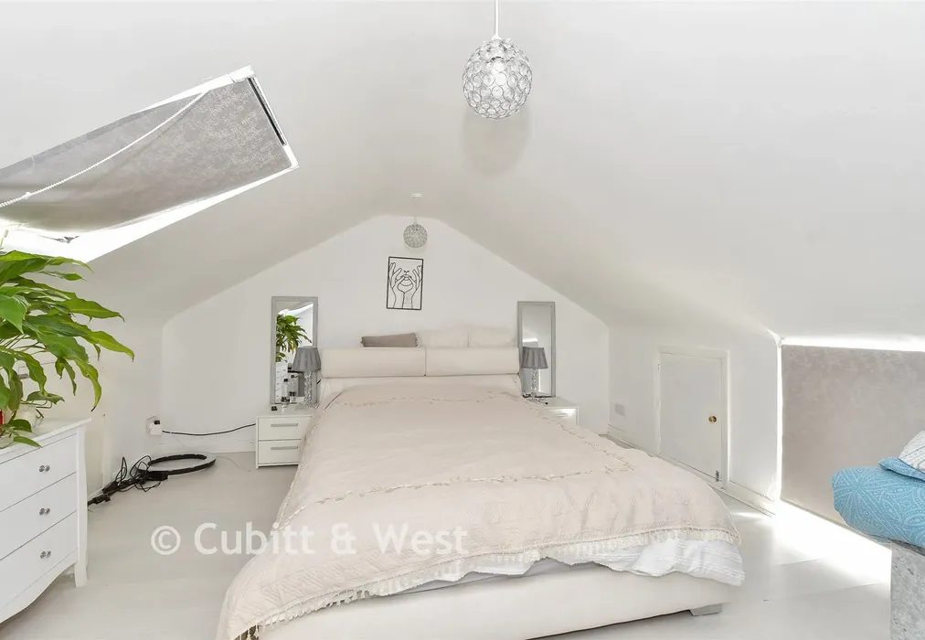 Bedroom 1 - West Street, Crawley, West Sussex - Wards of Kent