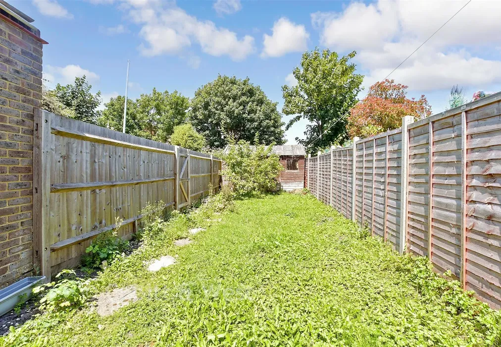 Rear Garden - West Street, Crawley, West Sussex - Wards of Kent