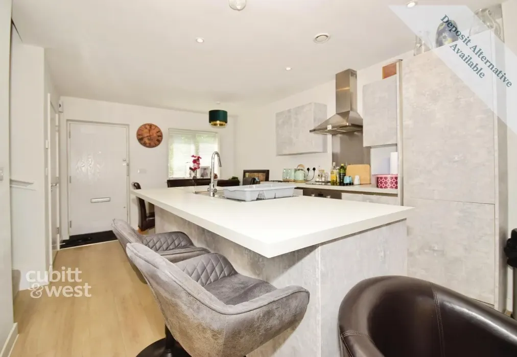 Kitchen - Oswald Norris Way, Crawley, RH11 - Wards of Kent