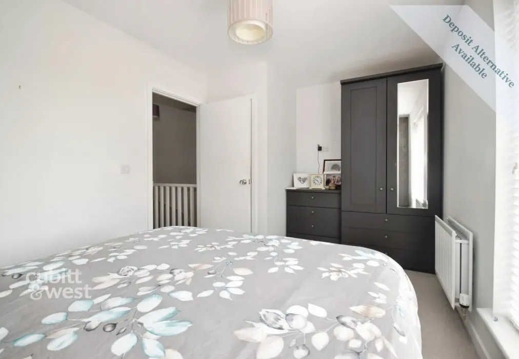 Bedroom 2 - Oswald Norris Way, Crawley, RH11 - Wards of Kent