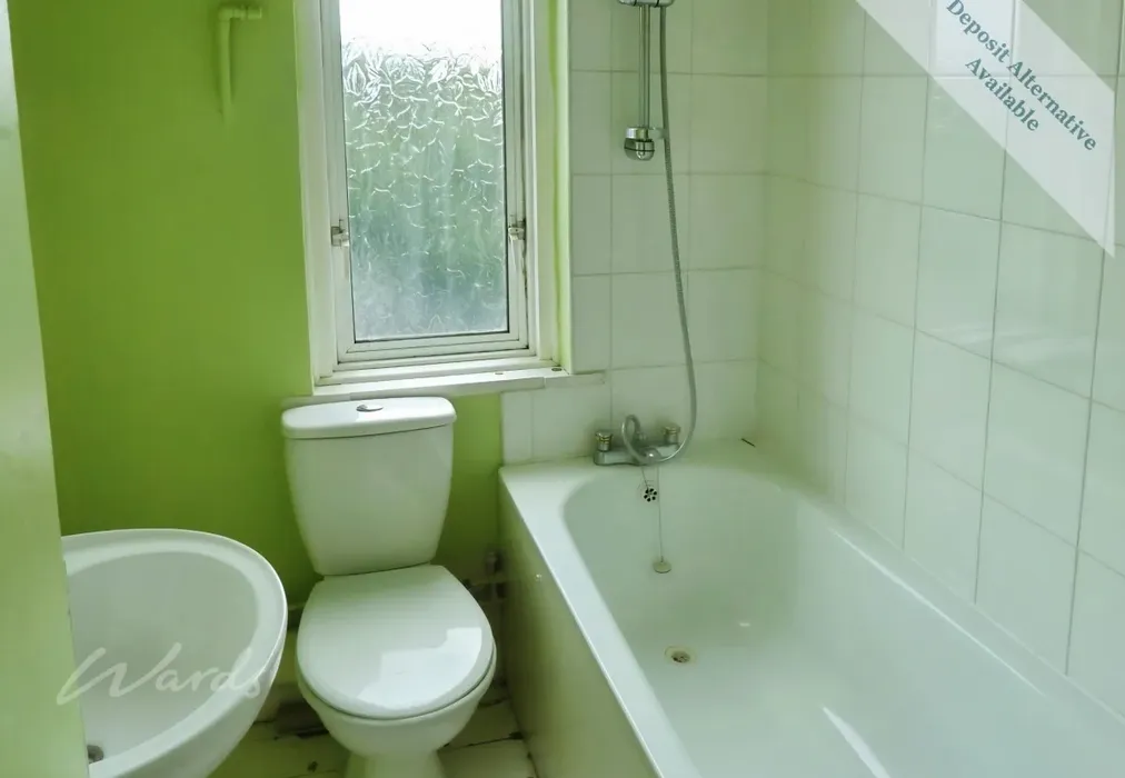 maple bathroom - Maple Avenue Gillingham ME7 - Wards of Kent