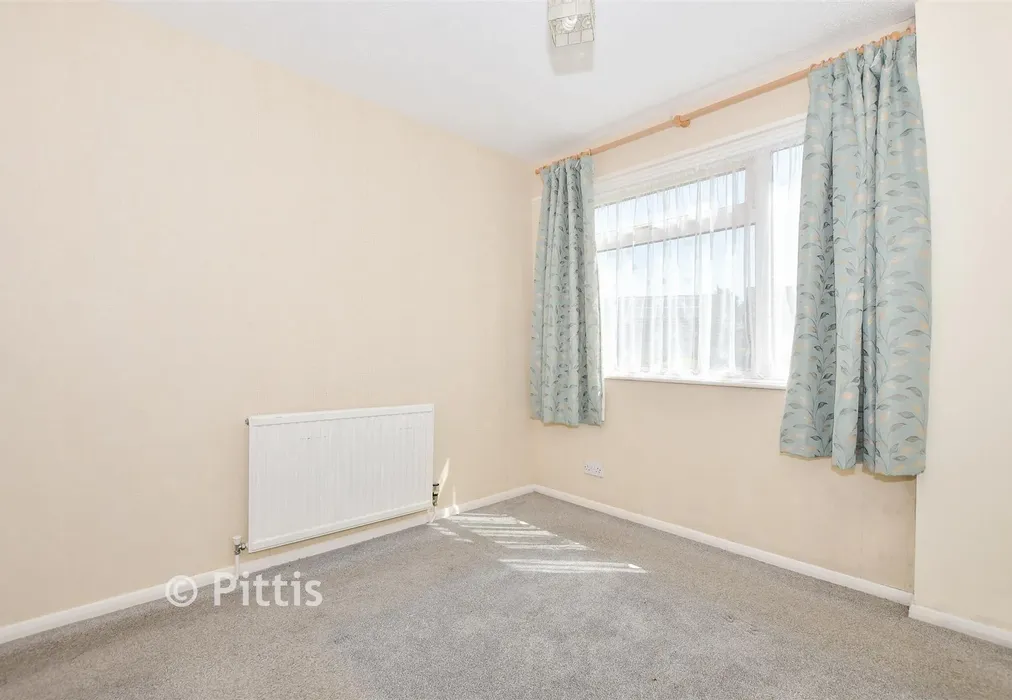 Bedroom 2 - Perowne Way, Sandown, Isle of Wight - Wards of Kent