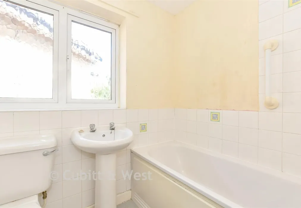 Bathroom - Grebe Close, Waterlooville, Hampshire - Wards of Kent