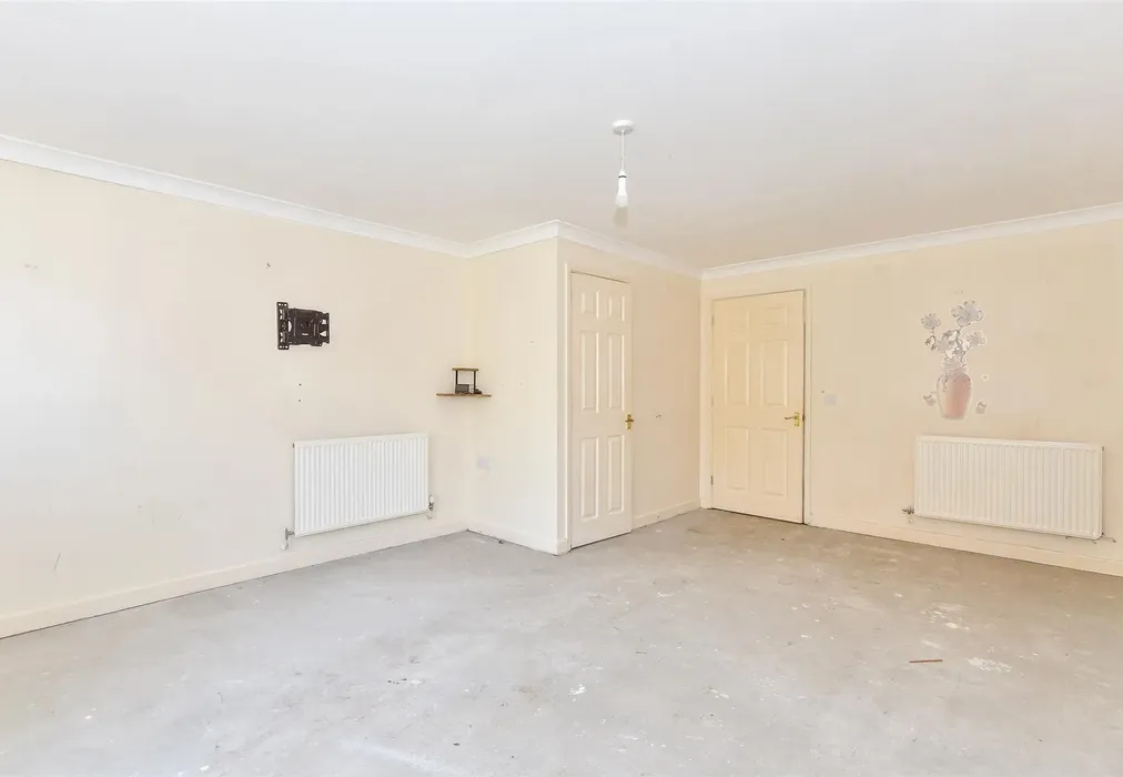 Lounge - Grebe Close, Waterlooville, Hampshire - Wards of Kent