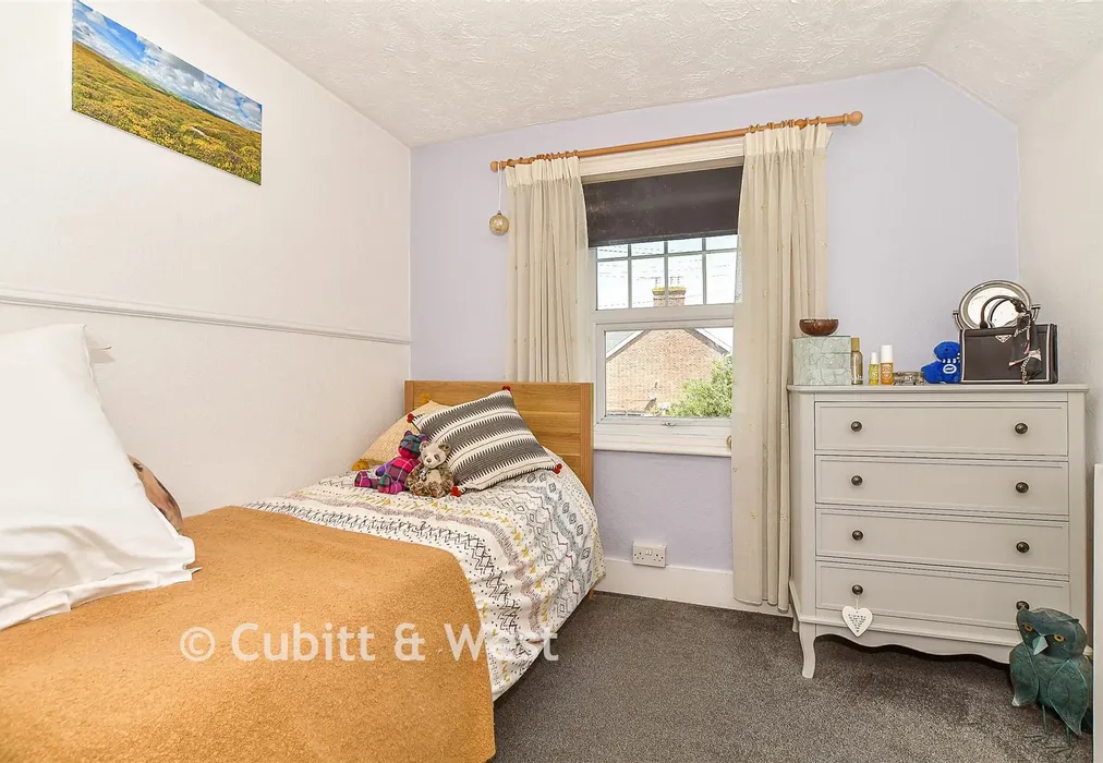 Bedroom 2 - Framfield Road, Uckfield, East Sussex - Wards of Kent