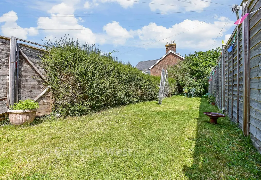 Rear Garden - Framfield Road, Uckfield, East Sussex - Wards of Kent