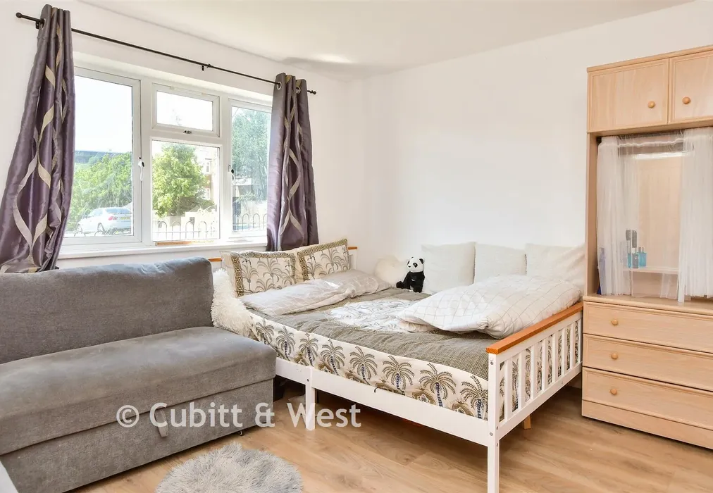 Lounge - Whitehawk Way, Brighton, East Sussex - Wards of Kent