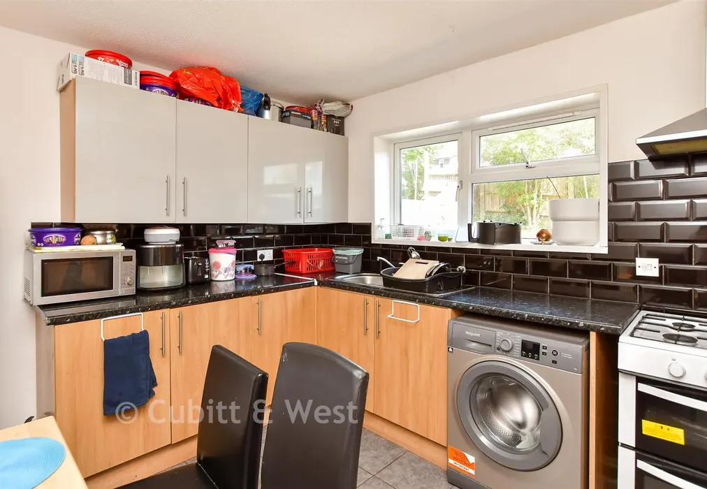 Kitchen - Whitehawk Way, Brighton, East Sussex - Wards of Kent