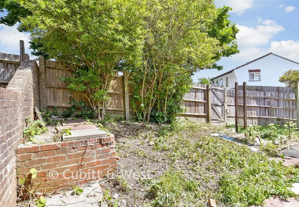 Rear Garden - Whitehawk Way, Brighton, East Sussex - Wards of Kent