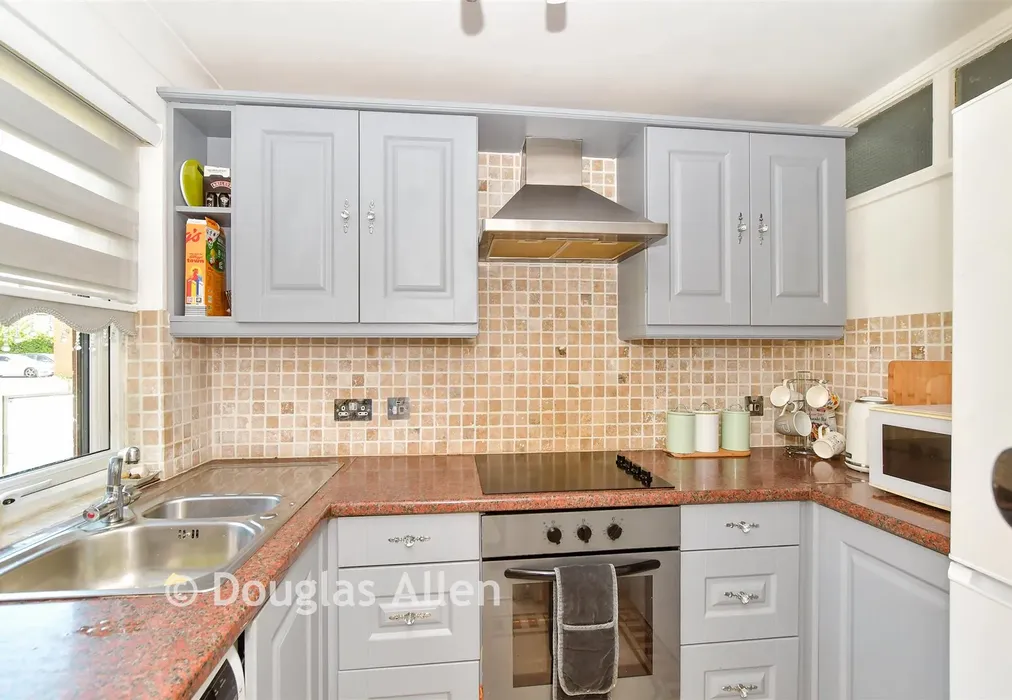 Kitchen - Portland Close, Romford, Essex - Wards of Kent