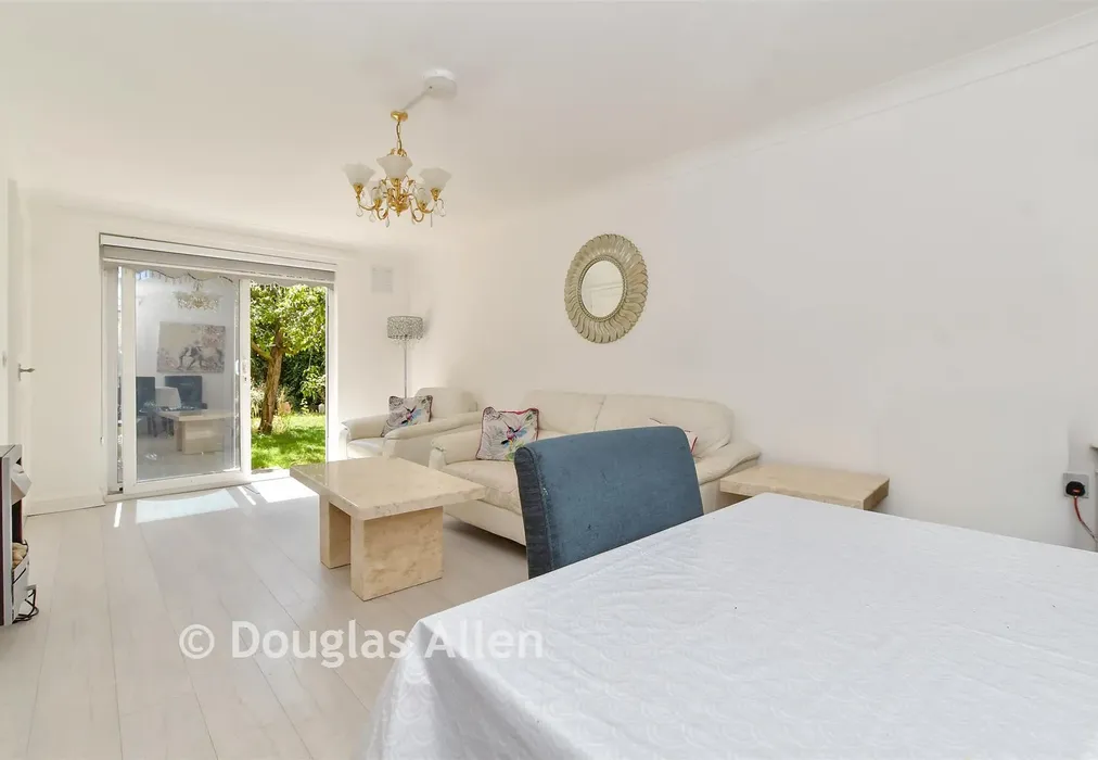 Lounge/Diner - Portland Close, Romford, Essex - Wards of Kent