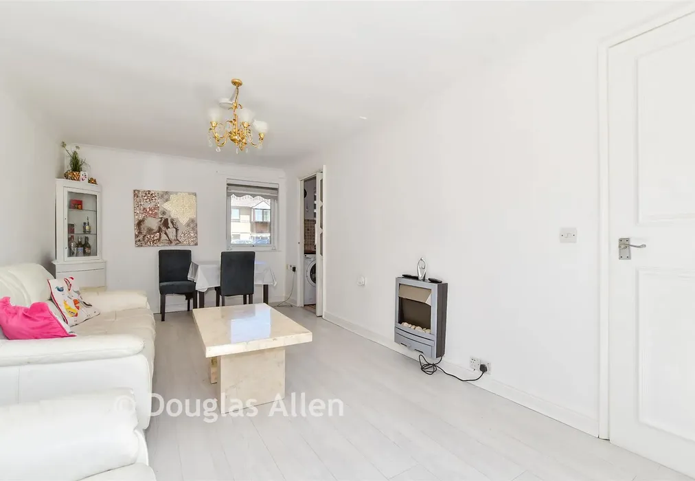 Lounge/Diner - Portland Close, Romford, Essex - Wards of Kent