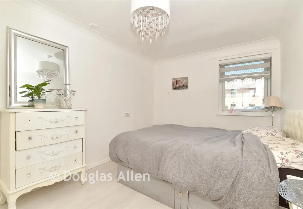 Bedroom - Portland Close, Romford, Essex - Wards of Kent