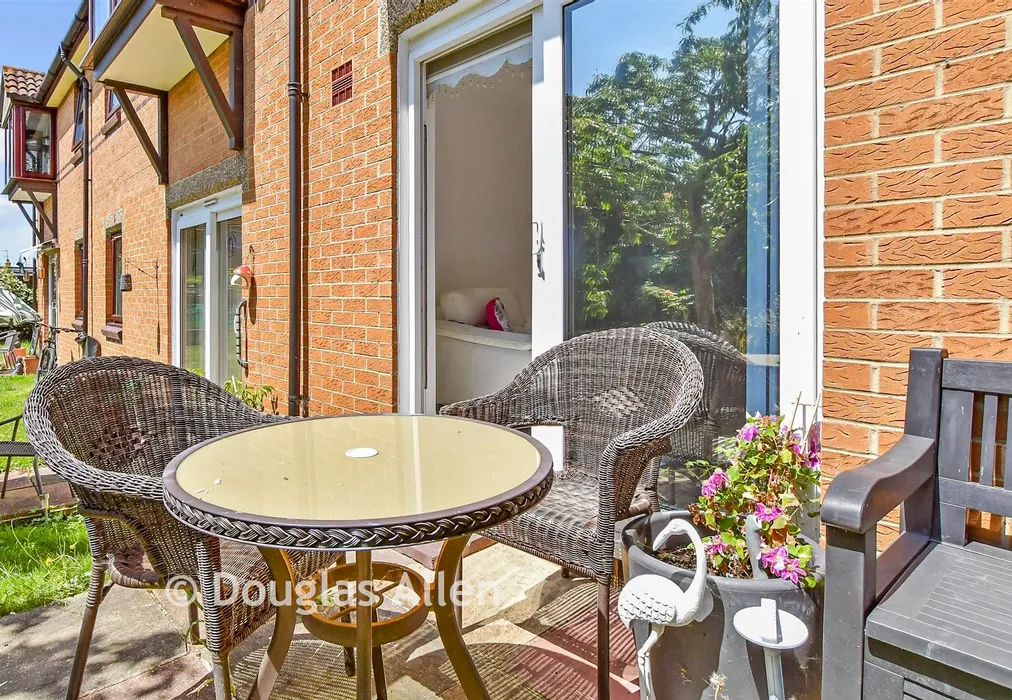External Lifestyle Photograph - Portland Close, Romford, Essex - Wards of Kent