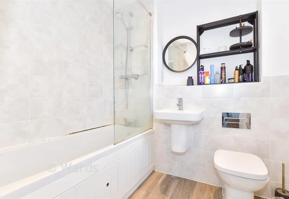 Bathroom - Royal Crescent, Kings Hill, Kent - Wards of Kent