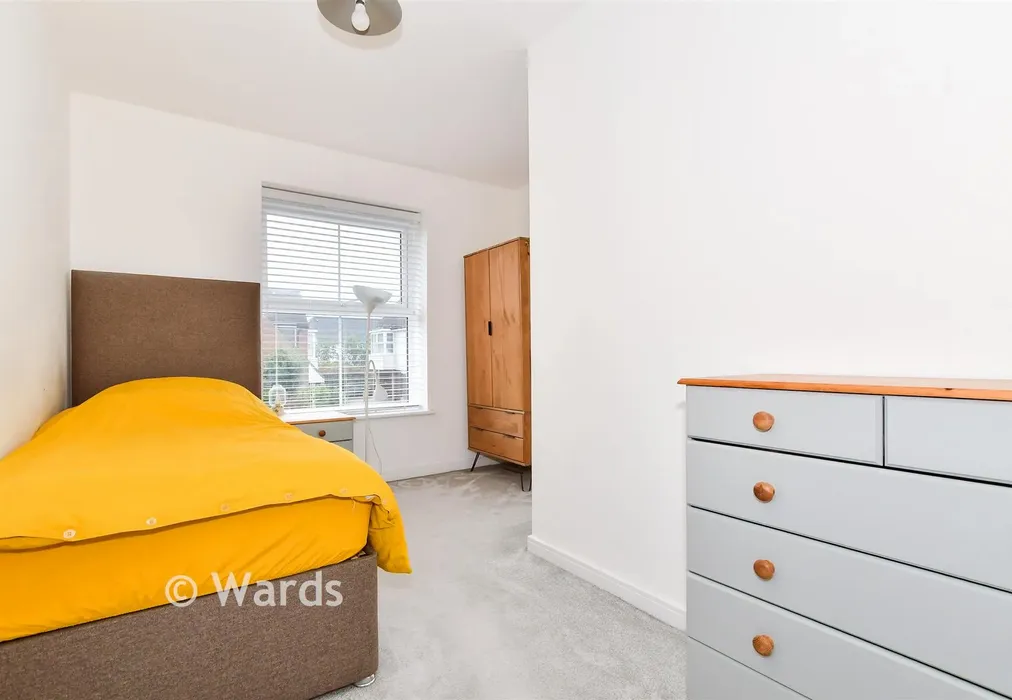 Bedroom 2 - Royal Crescent, Kings Hill, Kent - Wards of Kent