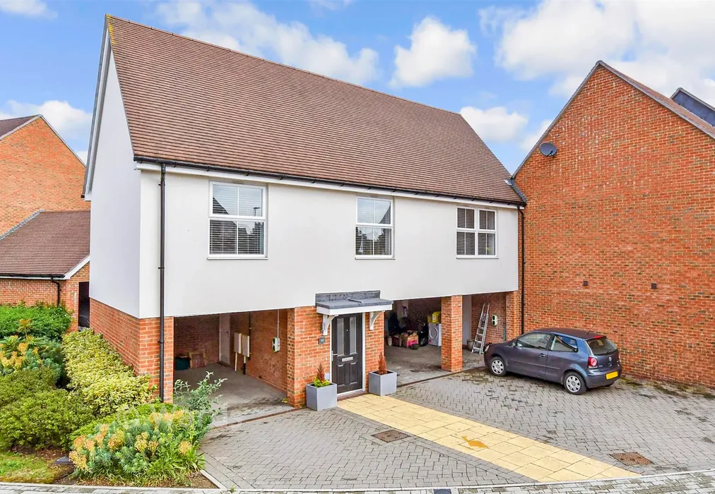 External (Web) - Royal Crescent, Kings Hill, Kent - Wards of Kent