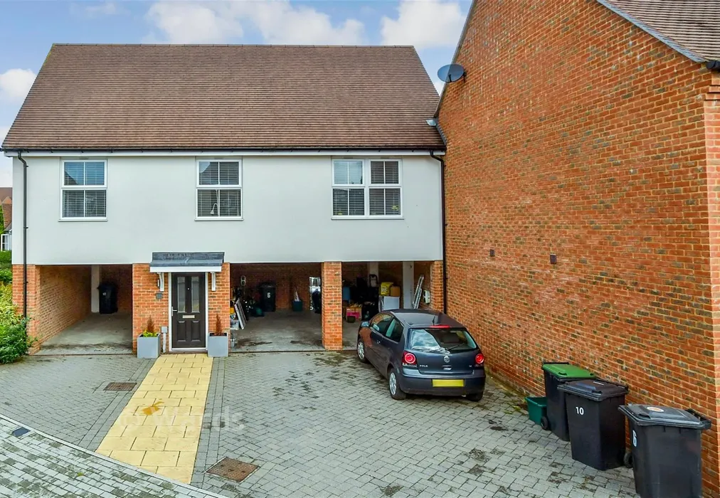 External (Brochure). - Royal Crescent, Kings Hill, Kent - Wards of Kent