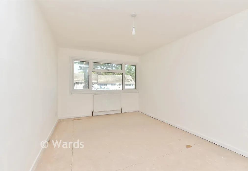Bedroom 1 - Exeter Walk, Rochester, Kent - Wards of Kent