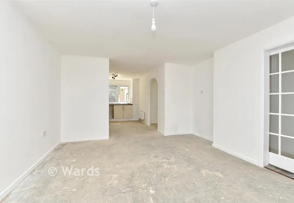 Lounge/Diner - Exeter Walk, Rochester, Kent - Wards of Kent