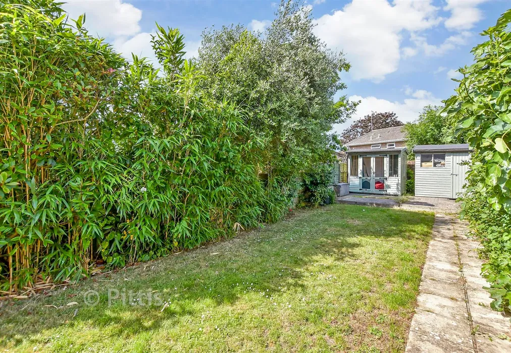 Rear Garden - St. Michael's Avenue, Haylands, Ryde, Isle of Wight - Wards of Kent