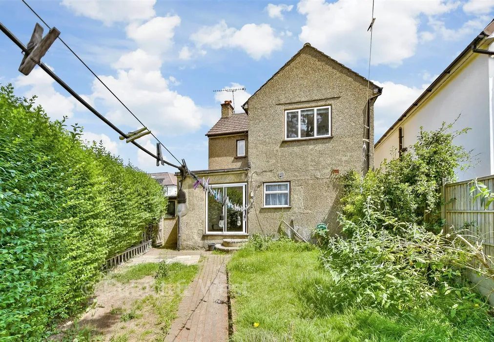 Rear Garden - Francis Road, Caterham, Surrey - Wards of Kent