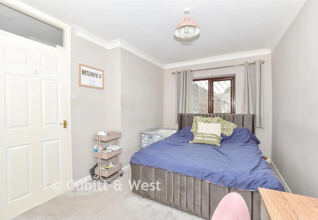 Bedroom 1 - Dinsdale Gardens, Rustington, West Sussex - Wards of Kent