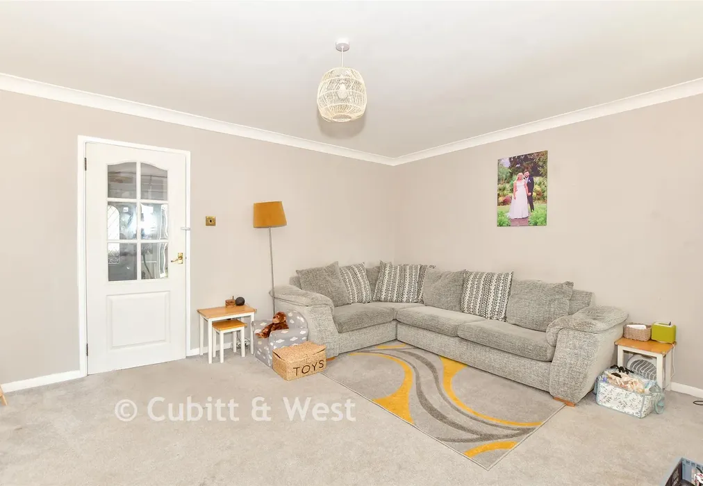 Lounge - Dinsdale Gardens, Rustington, West Sussex - Wards of Kent
