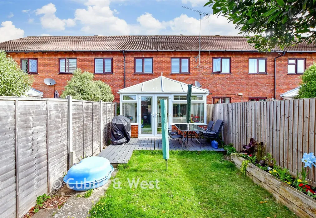 Rear Garden - Dinsdale Gardens, Rustington, West Sussex - Wards of Kent