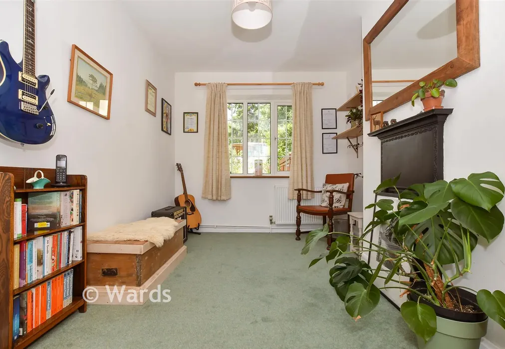 Guest/Family Room - Tanners Hill Gardens, Hythe, Kent - Wards of Kent