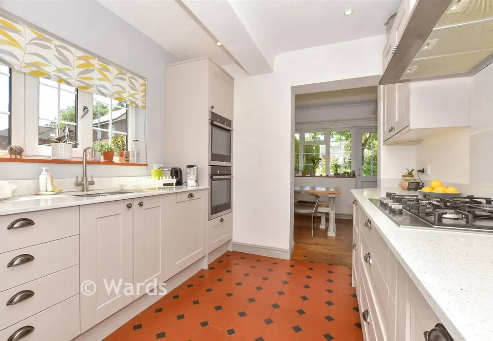 Kitchen - Tanners Hill Gardens, Hythe, Kent - Wards of Kent