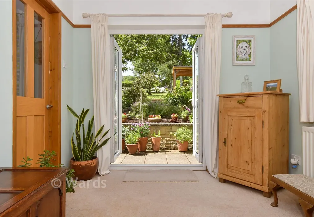 Internal Lifestyle Photograph - Tanners Hill Gardens, Hythe, Kent - Wards of Kent