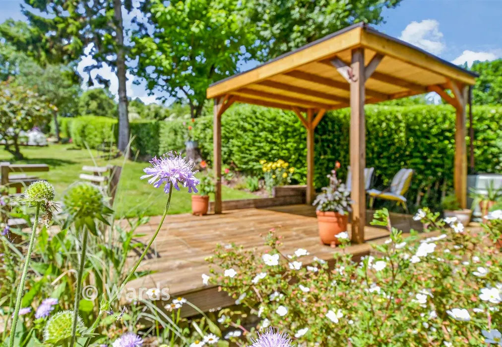 External Lifestyle Photograph - Tanners Hill Gardens, Hythe, Kent - Wards of Kent