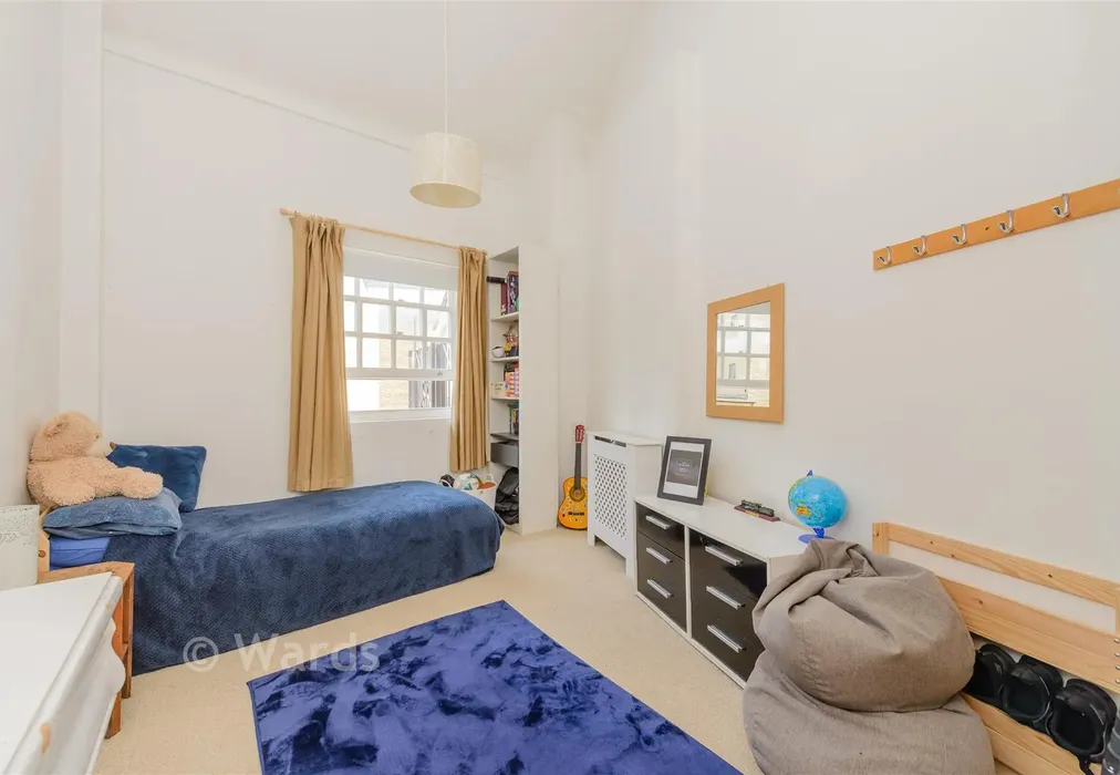 Bedroom 2 - High Street, Rochester, Kent - Wards of Kent