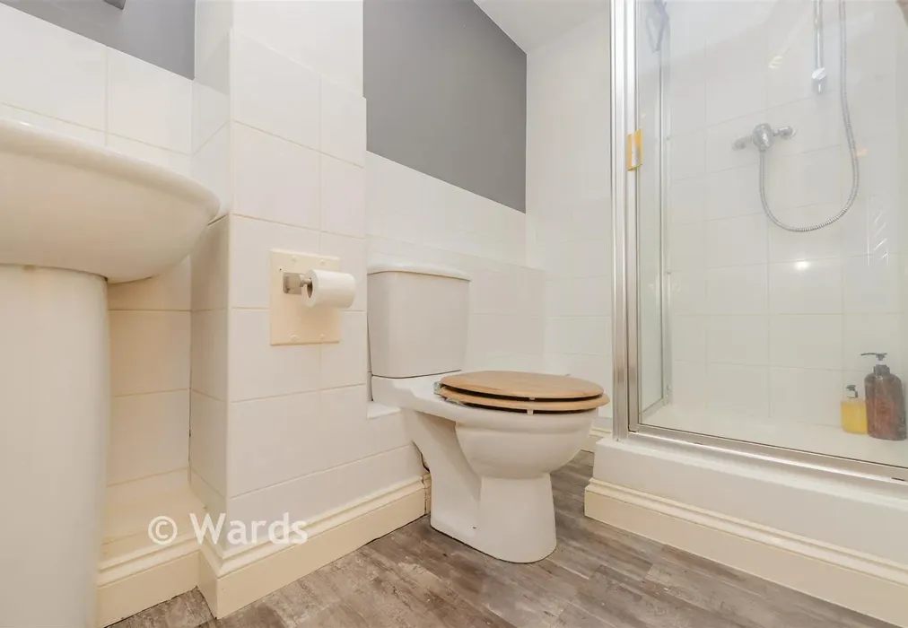 Shower Room - High Street, Rochester, Kent - Wards of Kent