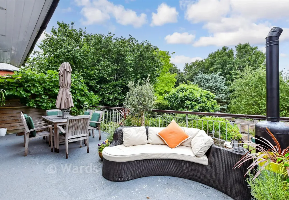 Balcony / Terrace - Buckland Road, Maidstone, Kent - Wards of Kent