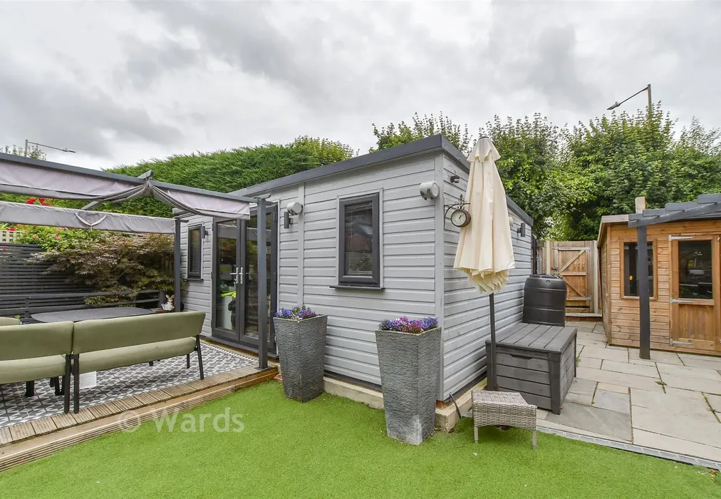 Workshop/Outbuildings - Riverside Close, Kingsnorth, Ashford, Kent - Wards of Kent