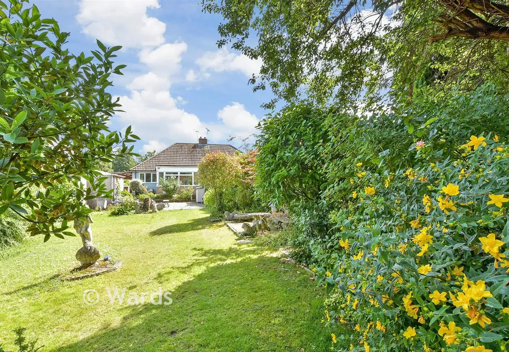 Rear Garden - Manor Lane, Rochester, Kent - Wards of Kent