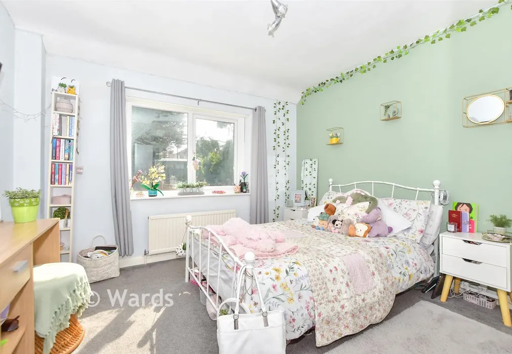 Bedroom 2 - Downs Road, Folkestone, Kent - Wards of Kent