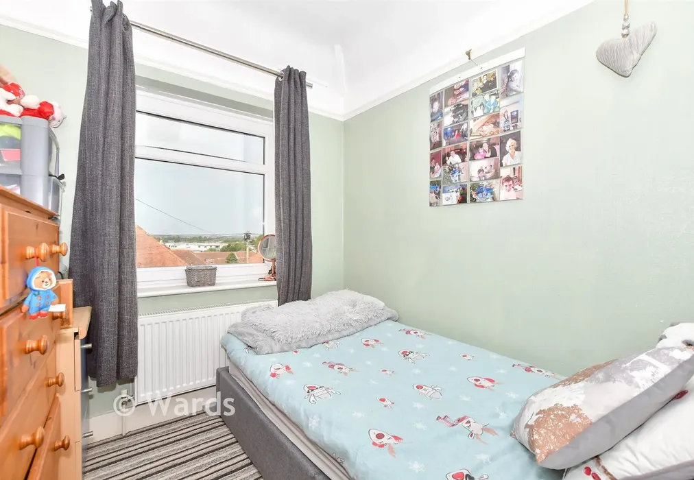 Bedroom 3 - Downs Road, Folkestone, Kent - Wards of Kent