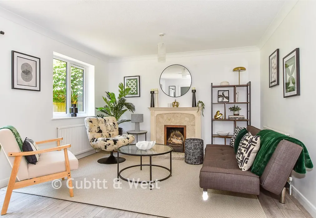 Lounge - Station Close, Rotherfield, East Sussex - Wards of Kent