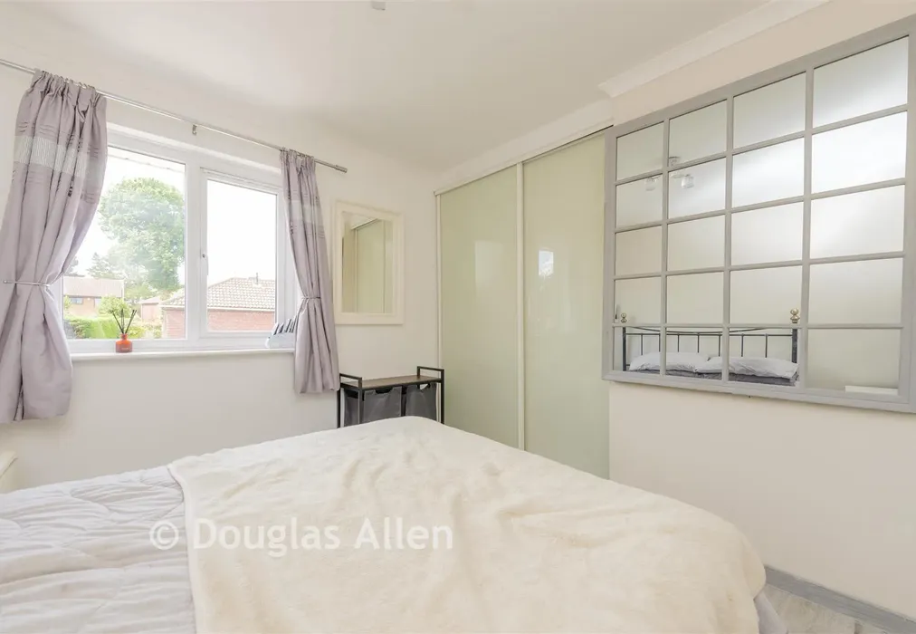 Bedroom 1 - Portman Drive, Billericay, Essex - Wards of Kent